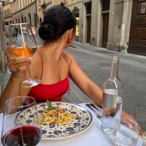 Diorgirlx's tweet photo. i dream of italy https://t.co/sDD6NhvDs9