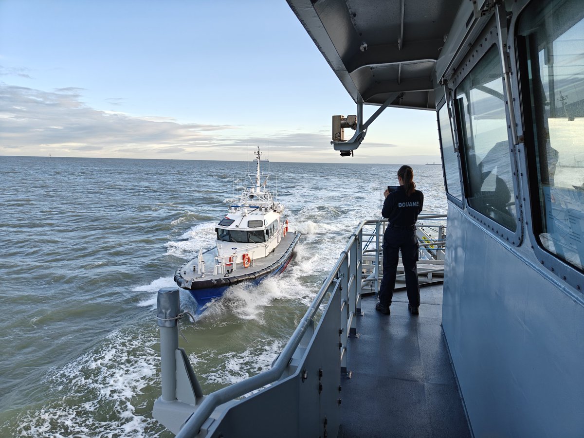 CDT P902 POLLUX (@commandant_polx) on Twitter photo Supporting other government partners at sea
<a href="/TheBelgianNavy/">Belgian Navy 🇧🇪</a> <a href="/KustSpn/">SCHEEPVAARTPOLITIE KUST SPN</a> Supporting other government partners at sea
<a href="/TheBelgianNavy/">Belgian Navy 🇧🇪</a> <a href="/KustSpn/">SCHEEPVAARTPOLITIE KUST SPN</a>