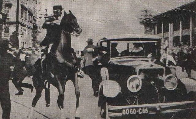 Chris Millington 🏴🇬🇧 (@drcmillington) on Twitter photo Delighted to announce that my next book, MURDER IN MARSEILLE, will be published with <a href="/ManchesterUP/">Manchester University Press</a>. It's about the terrorist assassination of the King of Yugoslavia in Marseille, 90 years ago. The picture below shows the moment of the act, assassin in the centre <a href="/HistoryManMet/">HistoryManMet</a> Delighted to announce that my next book, MURDER IN MARSEILLE, will be published with <a href="/ManchesterUP/">Manchester University Press</a>. It's about the terrorist assassination of the King of Yugoslavia in Marseille, 90 years ago. The picture below shows the moment of the act, assassin in the centre <a href="/HistoryManMet/">HistoryManMet</a>