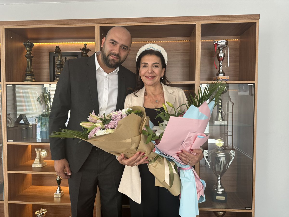 Federasyonumuzun 6. Olağan Genel Kurulu 9 Ekim Çarşamba günü Ankara’da gerçekleştirildi. 12 yıl boyunca Türk satrancına hizmet eden Gülkız Tulay, başkanlık görevini bugün Satranç Merkezi binamızda düzenlenen törenle Fethi Apaydın’a devretti.  

Satranç camiamız için hayırlı