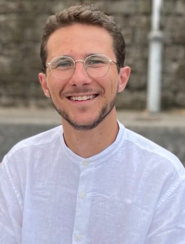 Toute l'équipe est très heureuse d'accueillir Léo Toussard aka <a href="/LeoToussard/">Léof</a> ! Léo travaillera avec <a href="/Florent_Varet/">Florent Varet</a> sur le projet COMBREAST. 
Jetez un œil🔽 à son parcours déjà bien rempli !
anthropo-lab.com/membre/toussar…

@ethicsEA7446 @RechercheUCL @UnivCatholille