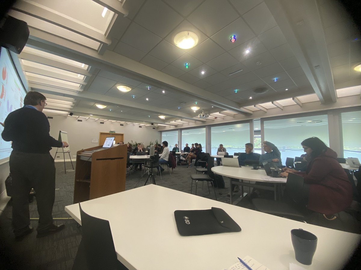 Here we come again, meeting with the consortium people, this time in Southampton, UK ☺️ sharing science and weaving future plans 🙌🏻🔥 Thank you <a href="/Forconi_Lab/">Forconi_Lab</a> <a href="/Jim_batch/">James Batchelor</a> <a href="/JonStrefford/">Jon Strefford</a> <a href="/Benjaminsale/">Benjamin sale</a> for the hospitality! <a href="/LabOrfao/">Orfao Lab</a> <a href="/ForconiF/">Francesco Forconi</a> <a href="/ciccancer/">Centro de Investigación del Cáncer/CSIC-USAL-FICUS</a>