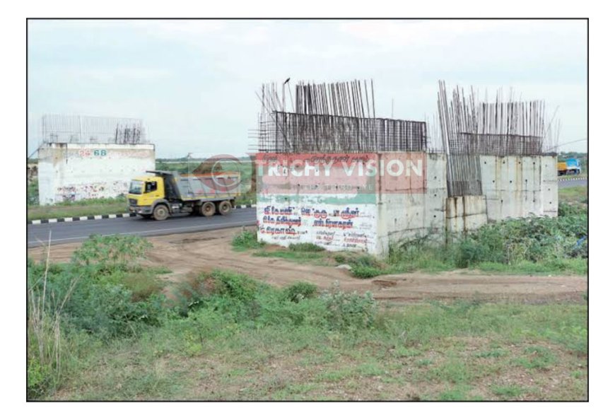 VisionTrichy's tweet photo. #Vision_Article||நீண்ட காலமாக எதிர்பார்க்கப்பட்ட சாலை வசதி - விரைவில் பணி தொடங்கும் என எதிர்பார்ப்பு!! - https://t.co/mB3je8645k #trichynews #RoadFacility #trichyroad https://t.co/PtfAP2ZlHg