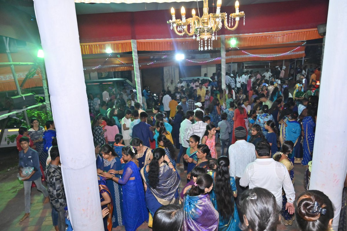 jitendra_B_N's tweet image. पिंपरी विधानसभा मधील काली माता मित्र मंडळ , मोहननगर येथे नवरात्रीच्या पवित्र प्रसंगी देवीच्या चरणांमध्ये नतमस्तक झालो. देवीच्या कृपेने सर्वांच्या आयुष्यात आनंद व यशाची भरभराट होवो!
#नवरात्री२०२४
#pimprividhansabha
#JitendraNanaware