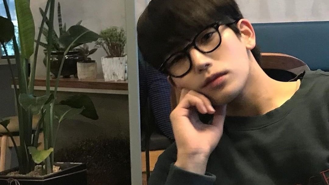 rksmdcnd's tweet photo. 부모님끼리 친하셔서 자연스레
소꿉친구가 된 방진호와 나

어릴 때는 같이 목욕도 하고 그랬는데
그때 방진호가 내 몸 흘긋 보더니
넌 여기가 핑크색이네? 하며 손 갖다 대니
움찔하는 여자애에 뭔가 이상한 느낌이 들어
... ... 방진호 성에 눈 뜨다. https://t.co/8CInlJMeBM