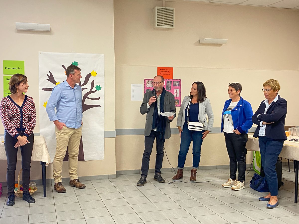 Caf du Calvados tweet media