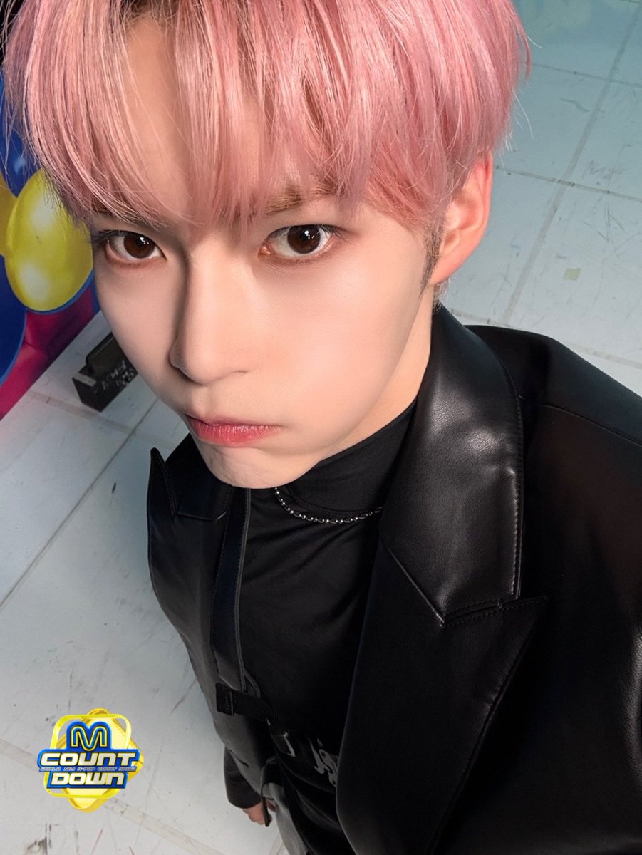 MnetMcountdown's tweet photo. 여러분 저 진짜 됐어요‼️
드디어 됐습니다‼️
오늘도 제로즈 원도어가 됐습니다💗 

😎멋짐 뿜뿜하는 멍캣😎한테 반해서
오늘도 제로즈 원도어를 벗어나지 못하구
평로즈 평도어를 다짐했습니다❣️
#ZEROBASEONE #성한빈
#BOYNEXTDOOR #명재현
#샤인멍또캣 https://t.co/wmYdX9wNEK
