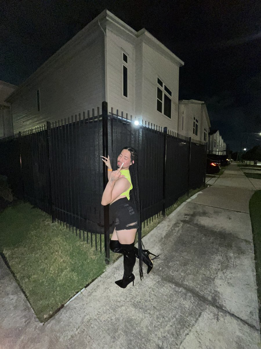 Wawder's tweet photo. Nights in Houston ✨ https://t.co/71Z8Wipmet