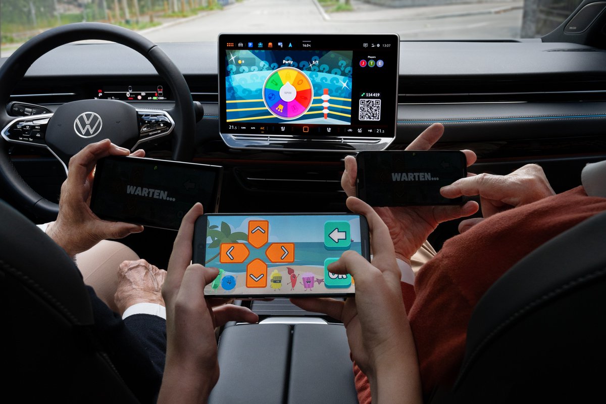 AirConsole tweet media