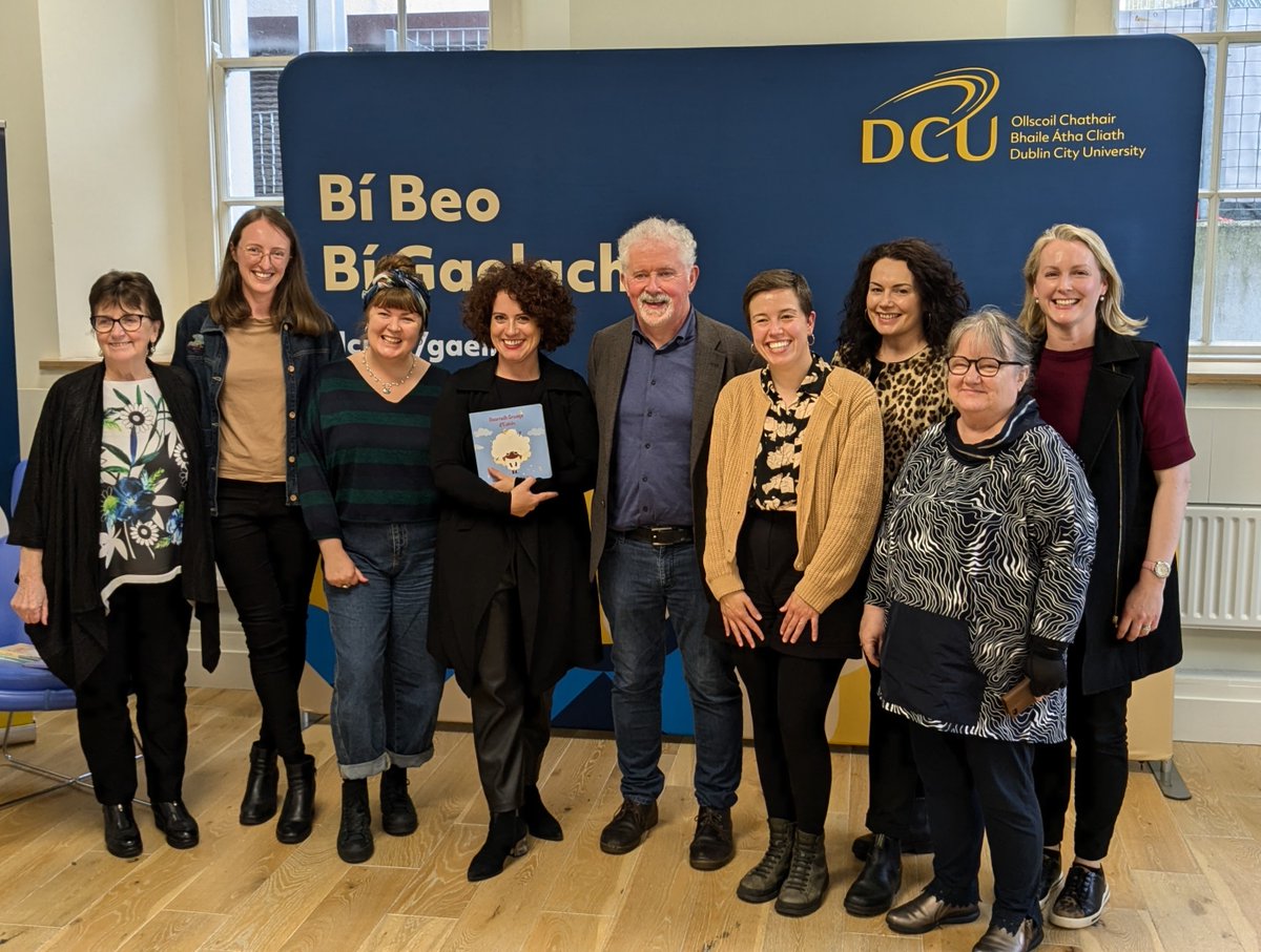 Oifig na Gaeilge DCU (@dcugaeilge) on Twitter photo Bearradh Gruaige d'Éoinín seolta 🎉
Grmma agat agus comhghairdeas ó chroí leat a Mhuireann 💚
Go raibh míle maith agat <a href="/tadhg_mac_dh/">Tadhg Mac Dhonnagáin</a> agus <a href="/futafata/">Futa Fata</a> Muintir <a href="/FiontarGaeilge/">Fiontar & Scoil na Gaeilge (DCU)</a> <a href="/sealbhu/">SEALBHÚ</a> <a href="/DCULIB/">DCU Library</a> @marblesbanana <a href="/KidsBooksIrel/">Children's Books Ireland</a> & na scríbhneoirí a fad a bhí linn 🙏 Bearradh Gruaige d'Éoinín seolta 🎉
Grmma agat agus comhghairdeas ó chroí leat a Mhuireann 💚
Go raibh míle maith agat <a href="/tadhg_mac_dh/">Tadhg Mac Dhonnagáin</a> agus <a href="/futafata/">Futa Fata</a> Muintir <a href="/FiontarGaeilge/">Fiontar & Scoil na Gaeilge (DCU)</a> <a href="/sealbhu/">SEALBHÚ</a> <a href="/DCULIB/">DCU Library</a> @marblesbanana <a href="/KidsBooksIrel/">Children's Books Ireland</a> & na scríbhneoirí a fad a bhí linn 🙏