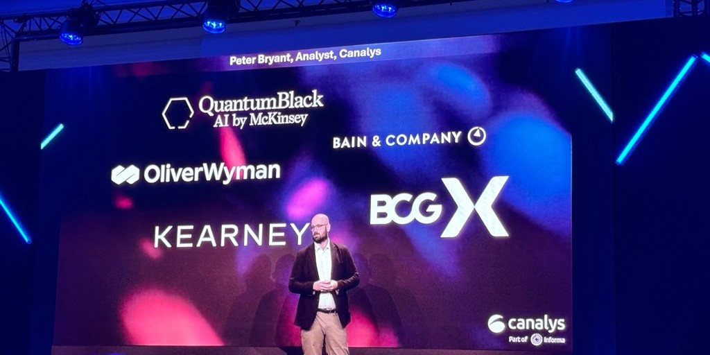 OmdiaHQ's tweet image. Cloud is no longer the hot tech—GenAI is now driving digital transformation as Boards demand quick ROI, slowing decisions and sales cycles, says Peter Bryant at #CanalysForums2024. Multi-party co-sell is the solution. #GenAI #Cloud