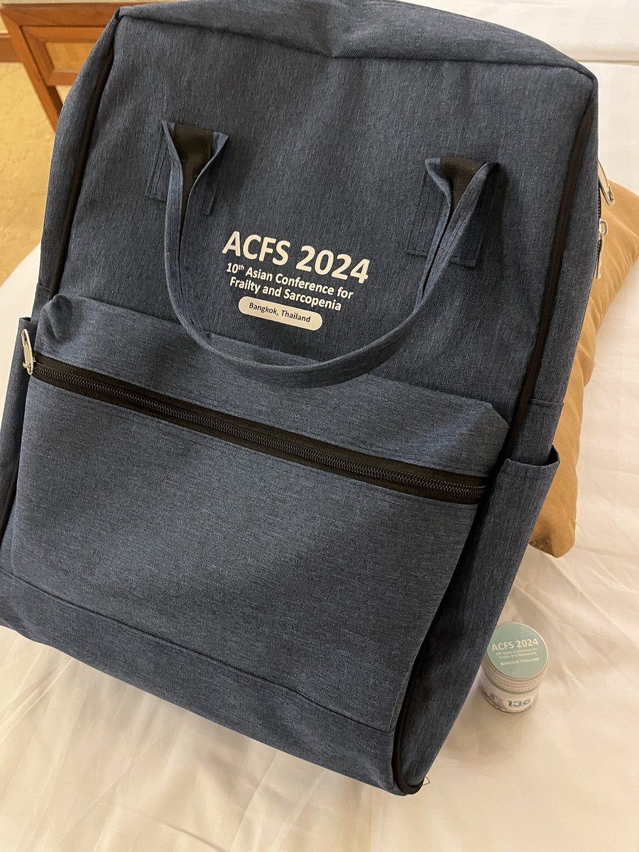 Mio47029440's tweet photo. タイ・バンコクで開催されている"10th Asian Conference of Frailty and Sarcopenia(ACFS2024)"の初日に参加してきました🇹🇭
国際学会は初めてで緊張しましたが、ダンスあり、軽食ありで和気藹々とした楽しい大会でした☺️いつかはこのような場で発表することを目標に頑張ります📖 https://t.co/gNR9zXyUrT