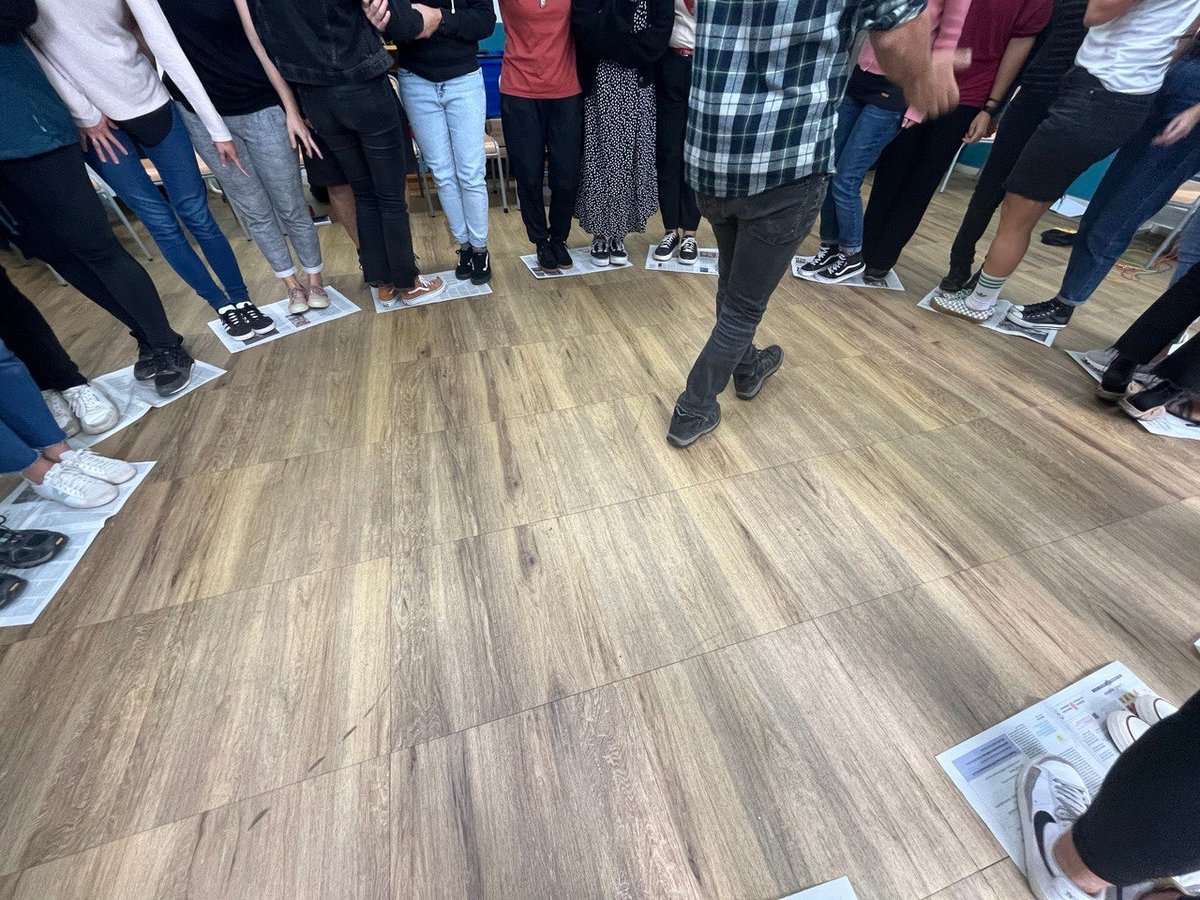 📍Asteartean Zaldibiko Lardizabal eskolan izan ginen, Berramesten sailetik bertako Irakasle, guraso, Udal ordezkari eta teknikariei formazio eta hausnarketa saioa eskaintzen. 

#formazioak #berramesten