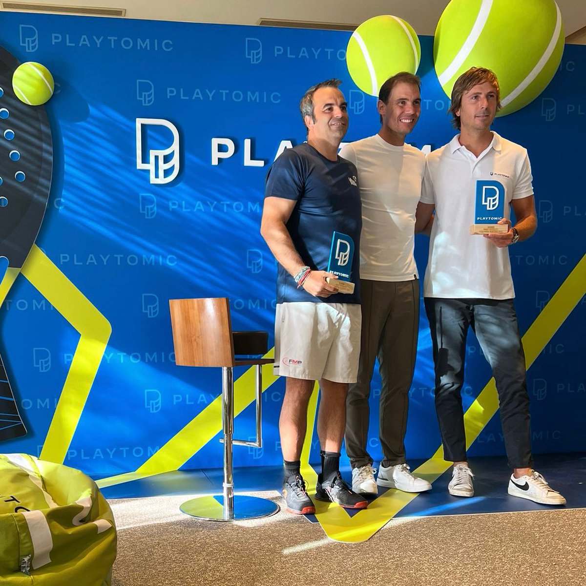 Gracias <a href="/RafaelNadal/">Rafa Nadal</a> por ser un ejemplo de esfuerzo y humildad en el deporte. 

Un honor recibir un premio de tu mano en el evento de <a href="/playtomic_/">Playtomic</a> 

¡Inolvidable! 🎾🙌

#Inspiración #Deporte #Pádel #Playtomic