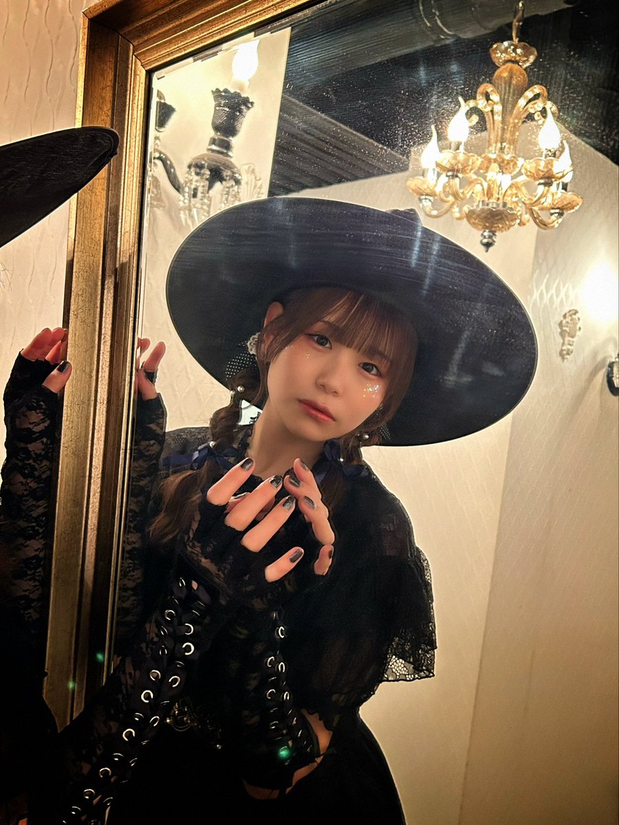 kohinatamika's tweet photo. 本日発売の
『声優グランプリ 11月号』に
#声グラハロウィーン の未公開カットとインタビューを掲載していただいております🧙‍♀️✨

#声グラ さんの表紙に名前があるのがとっても嬉しいです…😭✨

10/26(土)開催のイベントもとっても楽しみです🎃
是非チェックしてくださいね！！ https://t.co/GTBNl8vGxo