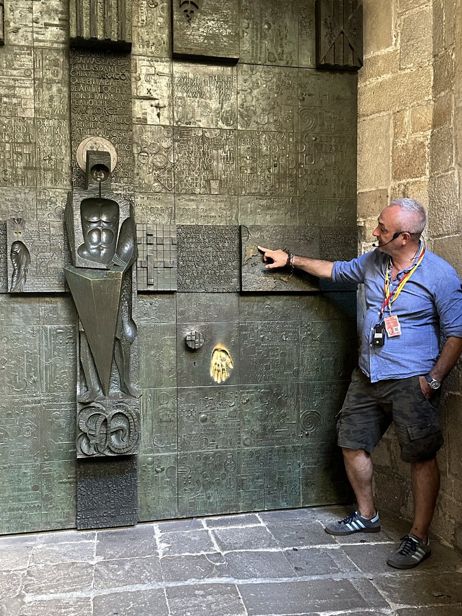 RawCreativity's tweet image. Yesterday the @RGeography trip spent the day in Barcelona learning about regeneration and the movement for Catalonian independence