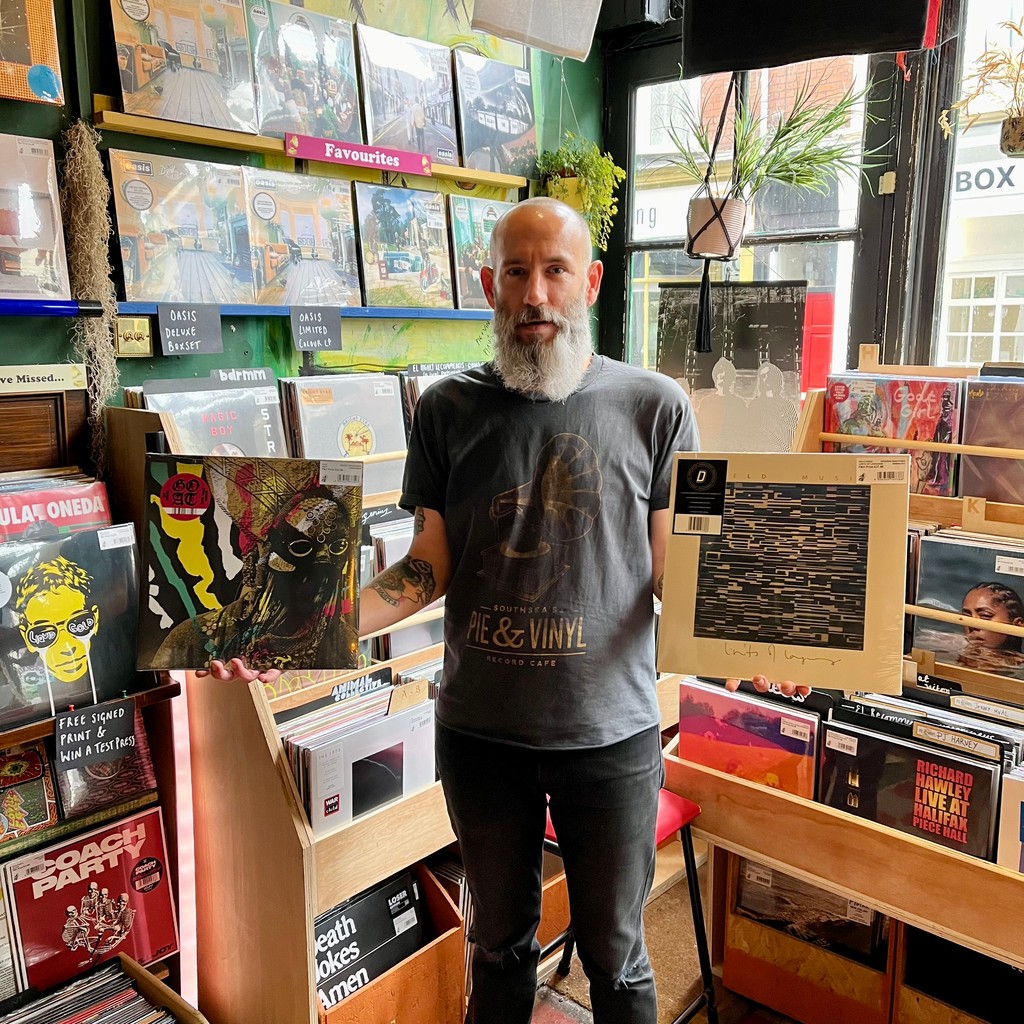 PieandVinyl tweet media