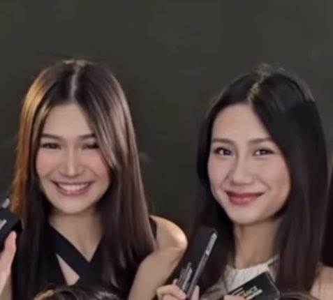 sheena_robles9's tweet image. #MACStudioRadiance #MACCosmeticsPH #DotSwipeGlow #BINI_Jhoanna #BINI_Sheena #BINI 

🎀🎀🎀