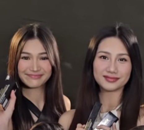 sheena_robles9's tweet image. #MACStudioRadiance #MACCosmeticsPH #DotSwipeGlow #BINI_Jhoanna #BINI_Sheena #BINI 

🎀🎀🎀