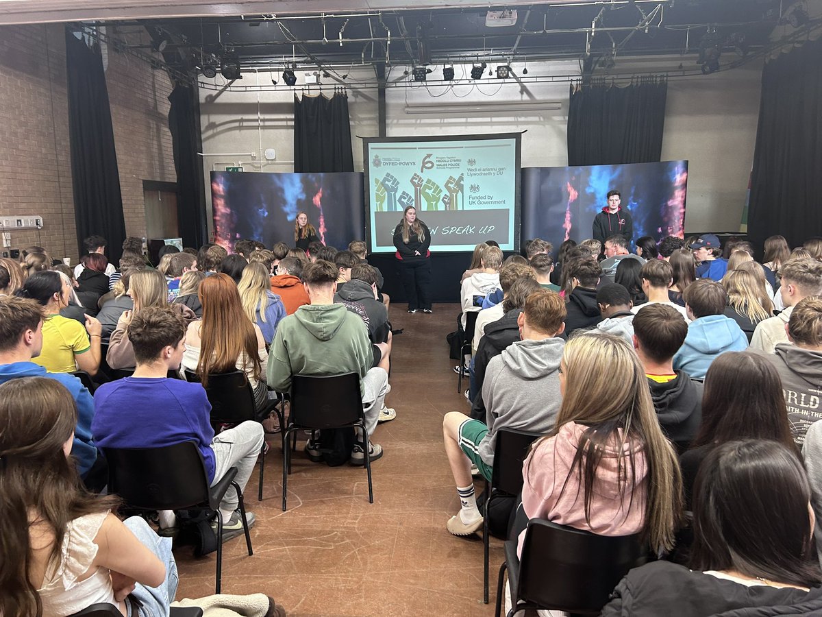 Such an important message delivered by the amazing <a href="/theatrePiE/">PiE</a> ! Fantastic, engaging performance! Don’t be a bystander to any kind of abuse! #stepinspeakup! 🗣️ Diolch yn fawr!! 👏👏