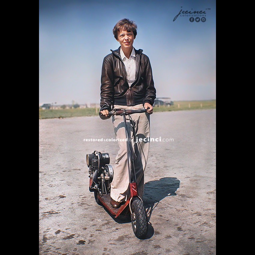 Amelia Earhart on her scooter - 1935
#colorizaed #restored #enhanced