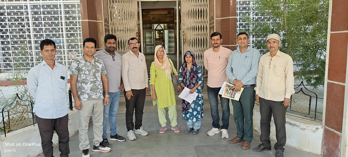 शिक्षक संघ <a href="/RESTARajasthan/">शिक्षक संघ रेसटा,राज.।</a> द्वारा प्रारंभिक शिक्षा के अतरिक्त निदेशक राजकुमार शर्मा जी को शिक्षको की पदोन्नति,उपप्राचार्य भर्ती,रीट22,कंप्यूटर अनु. केकेडर,तबादले,शिक्षकसम्मान आदि 11 सूत्री मांगो के समाधान के लिए<a href="/BhajanlalBjp/">Bhajanlal Sharma</a>
<a href="/madandilawar/">Madan Dilawar</a> <a href="/DrKirodilalBJP/">Dr. Kirodi Lal Meena</a> जी के नाम सौंपा ज्ञापन ।