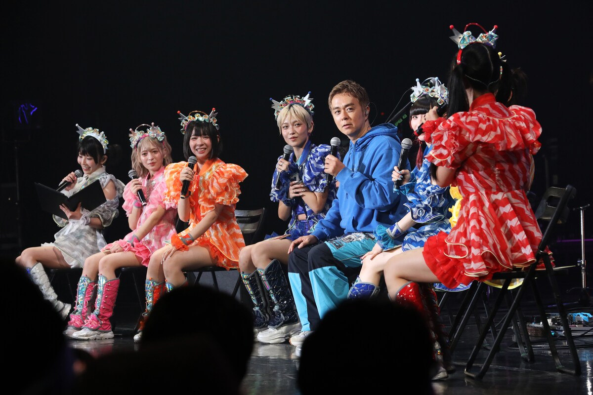 natalie_mu's tweet photo. 【ライブレポート】
でんぱ組.incがエンディングに向けて笑顔で出発！
歴史をともに築いたヒャダイン、かせきさいだぁ、清竜人、H ZETT M、Wienners、諭吉佳作/men、Neko Hackerとコラボ連発
　
👇詳細はコチラ
https://t.co/2kNhxnuzkC

#でんぱ組 #でんぱエンディング https://t.co/8KnwlVRNsq