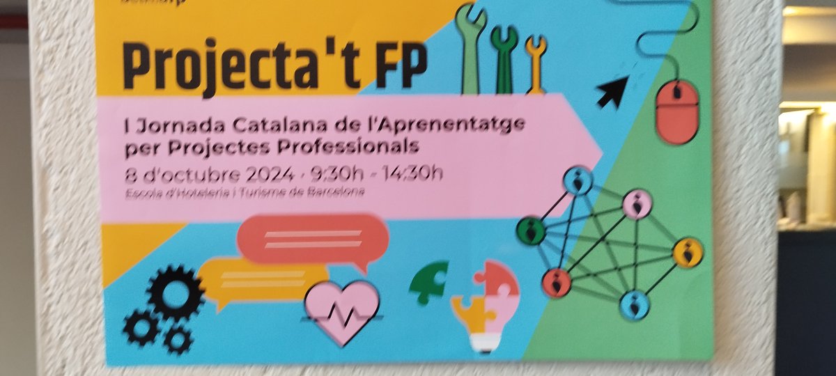 ActivaFP (@activafp) on Twitter photo A la jornada Projecta't, 1a Jornada #ActivaFP 24-25, 110 professors vam fer xarxa. Estem molt contents de retrobar-vos.
Miguel Àngel Ariza (<a href="/maarizaperez/">Miguel Ariza</a>), ens fes de mentor i els <a href="/InDocents/">InDocentes</a> (<a href="/F_Arrebola/">Fran Arrébola</a> i <a href="/AntonioEduca/">Antonio</a>) es van regalar el seu quadern d'investigació. A la jornada Projecta't, 1a Jornada #ActivaFP 24-25, 110 professors vam fer xarxa. Estem molt contents de retrobar-vos.
Miguel Àngel Ariza (<a href="/maarizaperez/">Miguel Ariza</a>), ens fes de mentor i els <a href="/InDocents/">InDocentes</a> (<a href="/F_Arrebola/">Fran Arrébola</a> i <a href="/AntonioEduca/">Antonio</a>) es van regalar el seu quadern d'investigació.