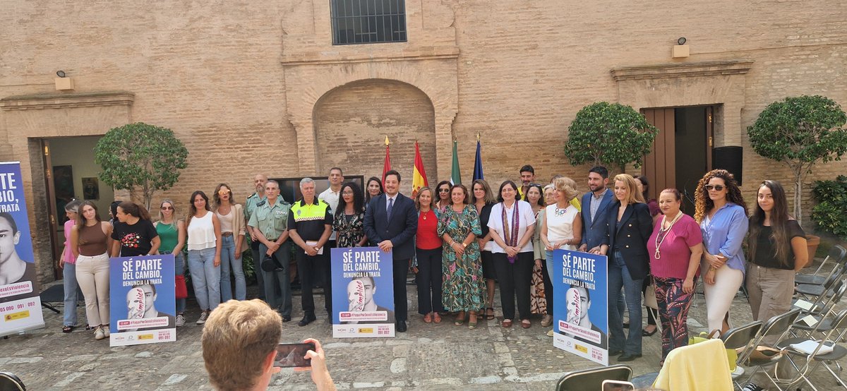 El pasado 23 de septiembre tuvimos el placer de asistir a la presentación de la campaña por el día Internacional contra la explotación sexual y la trata de personas. #TrataDePersonas #ExplotaciónSexual #AyuntamientoDeSevilla #AunandoFuerzas #Entidades #Sumando