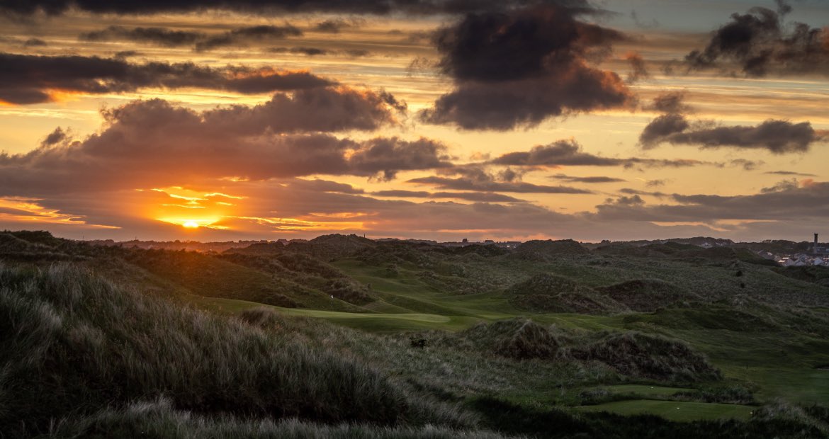 Enniscrone Golf Club (@enniscronegolf) on Twitter photo As the sun rises over the stunning dunes of Enniscrone G.C, the Wild Atlantic Way provides a breathtaking backdrop for another memorable day on the links.
⛳️🍀🌅🏌️🇮🇪🌎🌊 💥😍🏌️♀️
<a href="/DscvrEnniscrone/">Discover Enniscrone</a> <a href="/sligotourism/">Sligo Tourism</a> <a href="/GoToIreland/">Discover Ireland</a> <a href="/Failte_Ireland/">Fáilte Ireland</a> <a href="/GoToIrelandUS/">Tourism Ireland US</a> #fillyourheartwithIreland As the sun rises over the stunning dunes of Enniscrone G.C, the Wild Atlantic Way provides a breathtaking backdrop for another memorable day on the links.
⛳️🍀🌅🏌️🇮🇪🌎🌊 💥😍🏌️♀️
<a href="/DscvrEnniscrone/">Discover Enniscrone</a> <a href="/sligotourism/">Sligo Tourism</a> <a href="/GoToIreland/">Discover Ireland</a> <a href="/Failte_Ireland/">Fáilte Ireland</a> <a href="/GoToIrelandUS/">Tourism Ireland US</a> #fillyourheartwithIreland