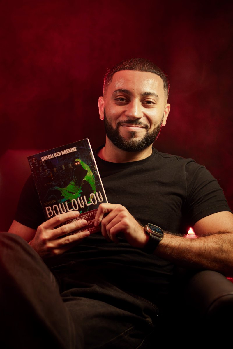 zeChedli's tweet image. J'ai l'honneur de vous annoncer la sortie de mon roman d'horreur, Bouloulou. La société est un monstre, et elle crée des monstres. Le livre est disponible en librairie dès aujourd'hui, et j'ai hâte de lire vos retours. 🩸
