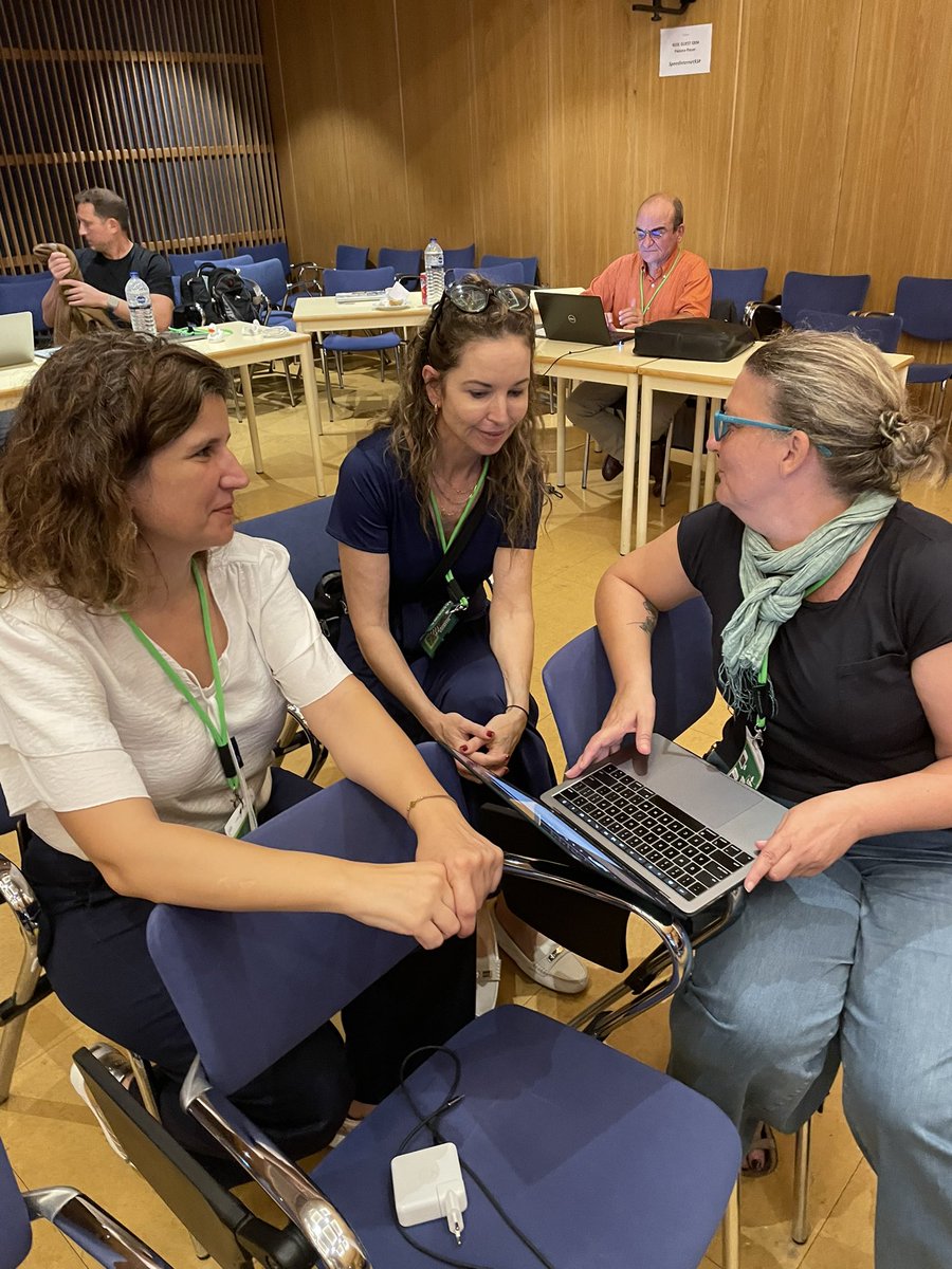 With Carmen we have participants discussing how to communicate to the public. #ERA #RadonEurope #MadeiraRnWeek