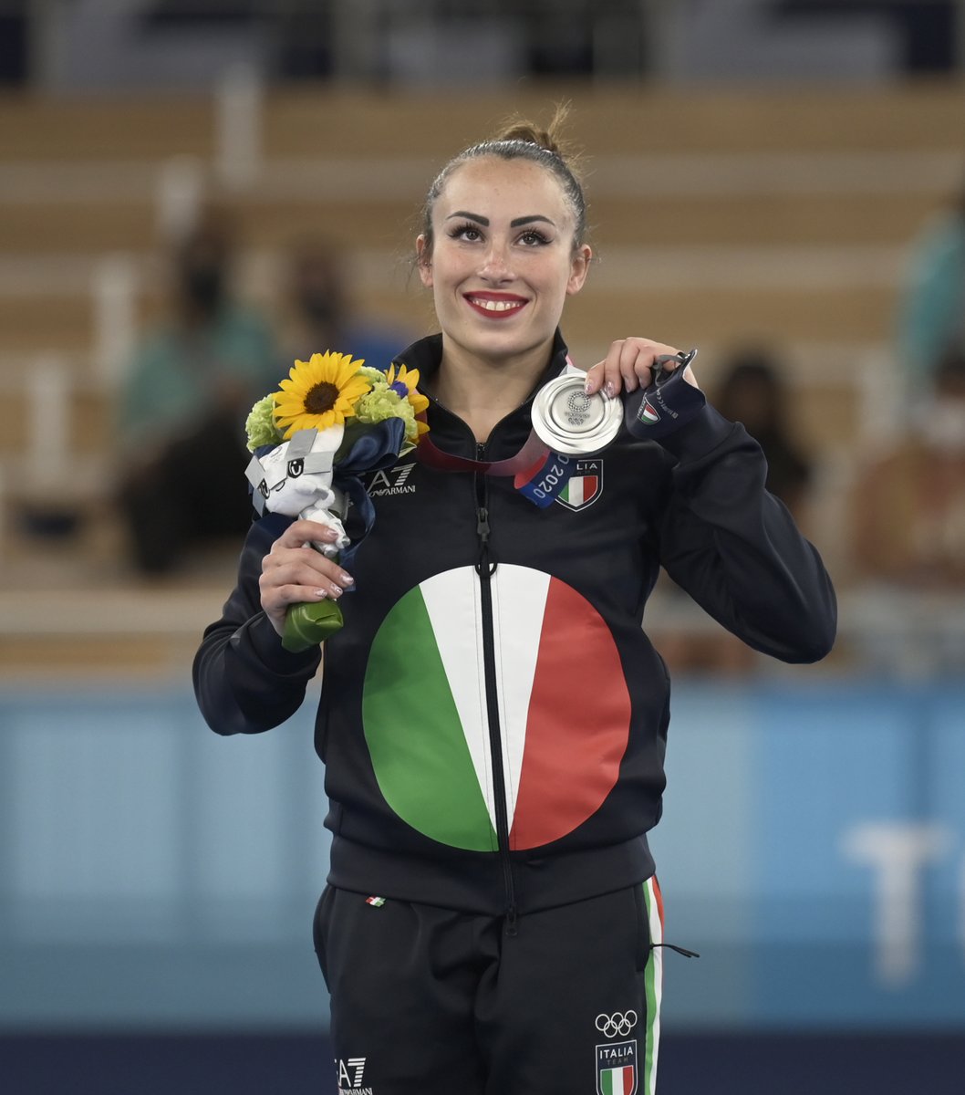 gymnastics's tweet photo. Celebrating a career like no other 💚🤍❤️

Thank you, @ferrarivany 

#Gymnastics https://t.co/InPpkbQr5d