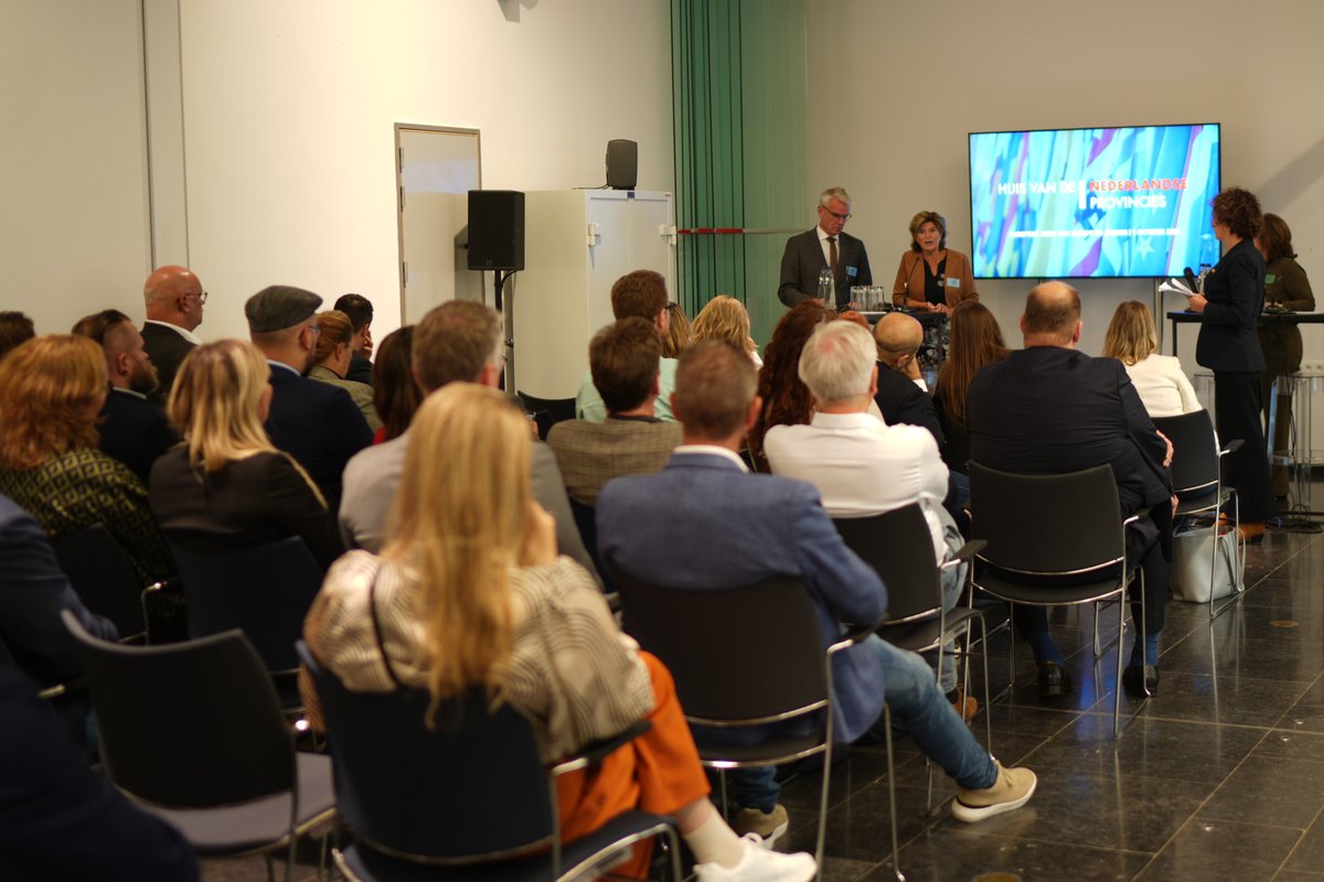 <a href="/ArthVanDijk/">CvdK Arthur van Dijk</a> <a href="/EU_Commission/">European Commission</a> Daarna vonden er 3 sessies plaats:

🟢 Landbouw &amp; Milieu: EU-voedselzekerheid &amp; een gezonde leefomgeving, de 🇳🇱 opgave

🔵 Klimaat &amp; Mobiliteit: Emissieloze transport &amp; klimaatneutrale regio's in 2050

🔴 Regionale &amp; Circulaire Economie: A competitive &amp; circular regional economy