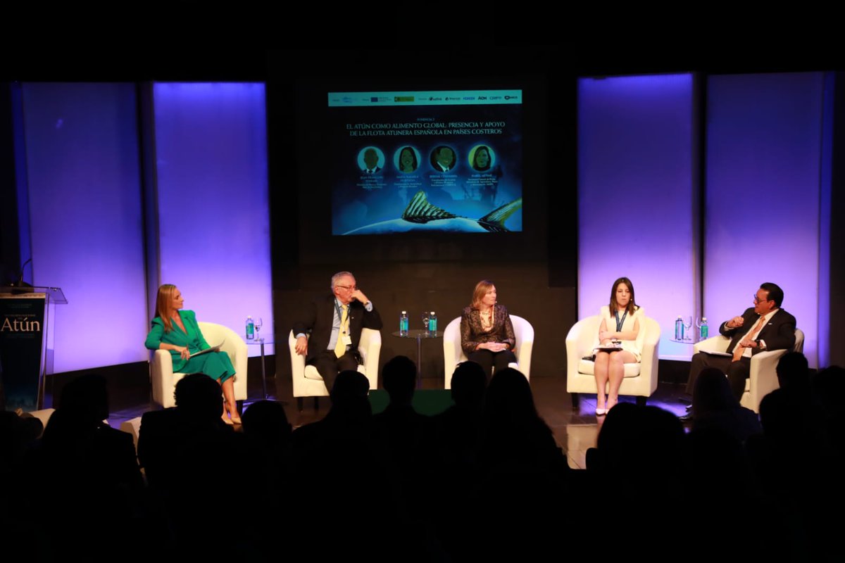 Segunda mesa redonda: "El atún como alimento global: colaboración de la flota atunera española con países Costeros", a cargo de:⁣⁣
⁣⁣
🔹Bernal Chavarría⁣
🔹Jean-François Ferrari⁣
🔹Isabel Artime Garcia
🔹María Rafaela Hurtado⁣

#CongresoDelAtun2024 <a href="/_Opagac/">OPAGAC</a> 
⁣⁣