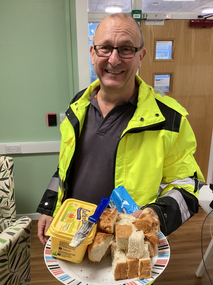 LliswerryPrim's tweet photo. Thank you to our #Friendsoflliswerry who supplied our harvest loaf. It was shared and enjoyed by everyone. https://t.co/zjp8O7xSvo