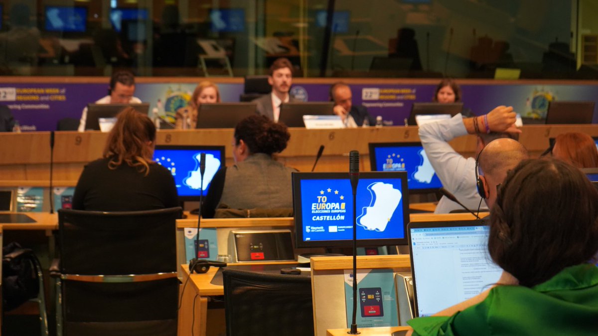 📢 Una parada más del #TourEuropa, después de visitar Castellón, Segorbe, Benicarló y Vall d’Alba, ha llegado a 📍Bruselas #EURegionsWeek 👏

👉 Un ejemplo de cómo promover la democracia europea y conseguir una ciudadanía activa🇪🇺🗳️

<a href="/ComisionEuropea/">Comisión Europea en España</a> <a href="/EU_CoR/">European Committee of the Regions</a> <a href="/EUinmyRegion/">EUinmyRegion🇪🇺</a> <a href="/dipcas/">Diputació de Castelló</a>