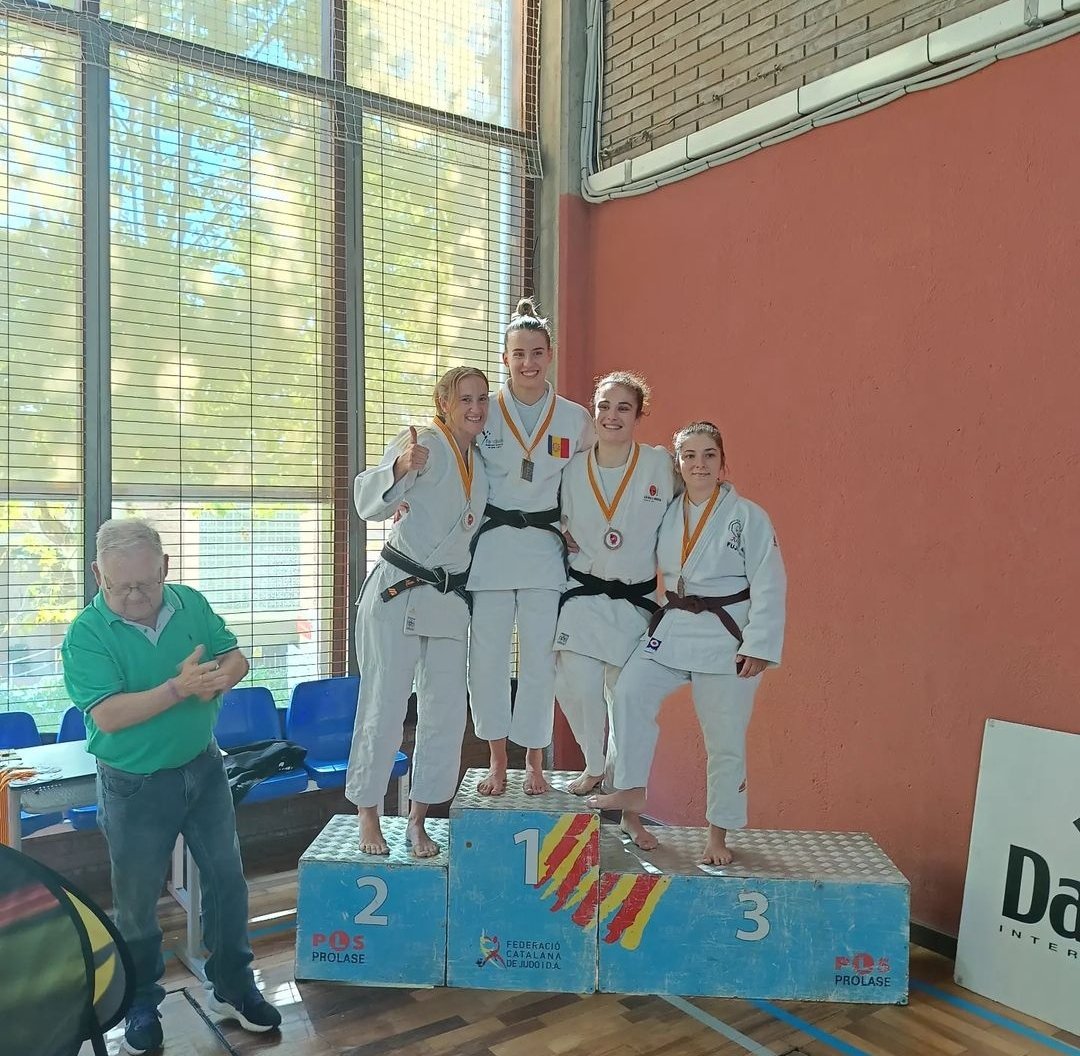 ACSentmenat's tweet photo. 🥋Volem felicitar a la judoka sentmenatenca, Rebeca García, per haver obtingut la medalla de plata al Campionat de Catalunya sènior. Enhorabona, campiona!!🥈🎉 https://t.co/2pNQRy087V