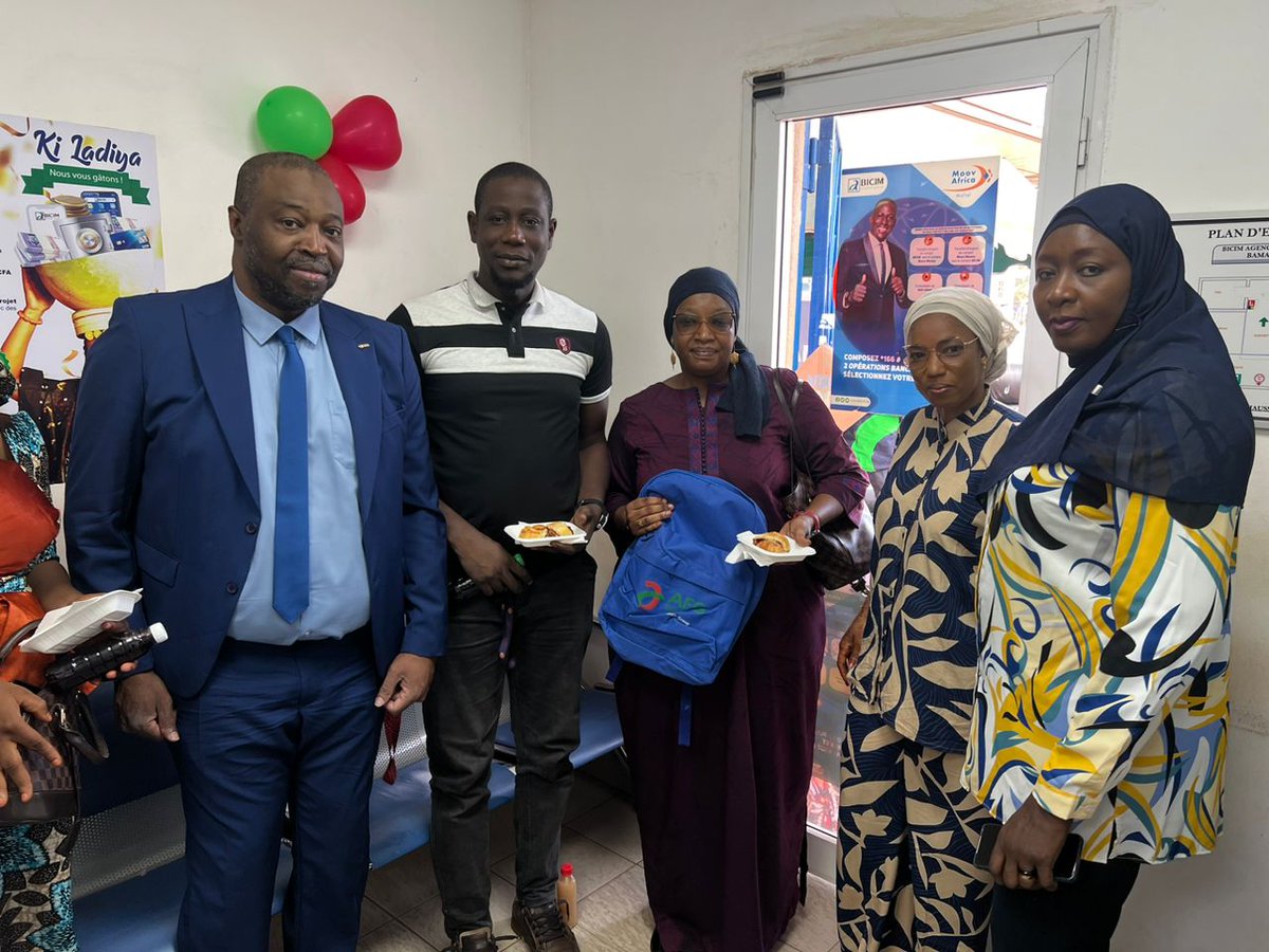 afgbankmali's tweet image. ✨ Une visite exceptionnelle à l’agence de Djelibougou ! 

Hier, notre Directrice Générale Adjointe, Madame Assa Deh Fofana, s’est rendue en personne dans l’agence de Djelibougou pour partager un moment convivial et chaleureux avec nos clients.
#ProximitéClient #AFGBank