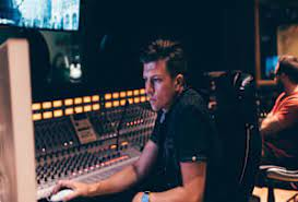 ModestHeights's tweet image. Want to make your vocals shine? Discover essential vocal techniques in our latest blog post! #RecordingStudio #VocalTips