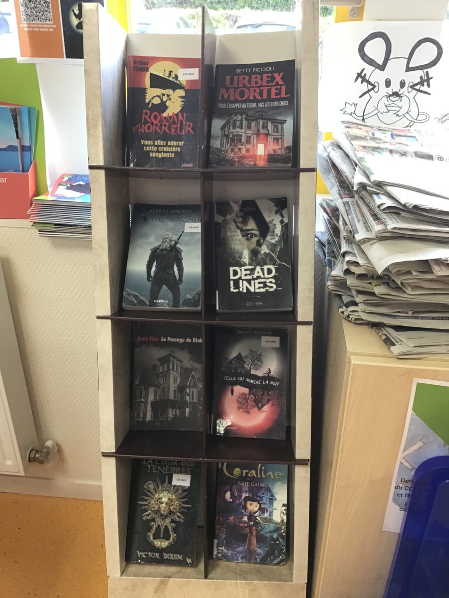 Exposition sur #Halloween au #CDI du <a href="/collegecerisy/">Collège Anne Heurgon-Desjardins</a> jusqu’au retour des vacances. Avis à celles et ceux qui veulent se faire peur !