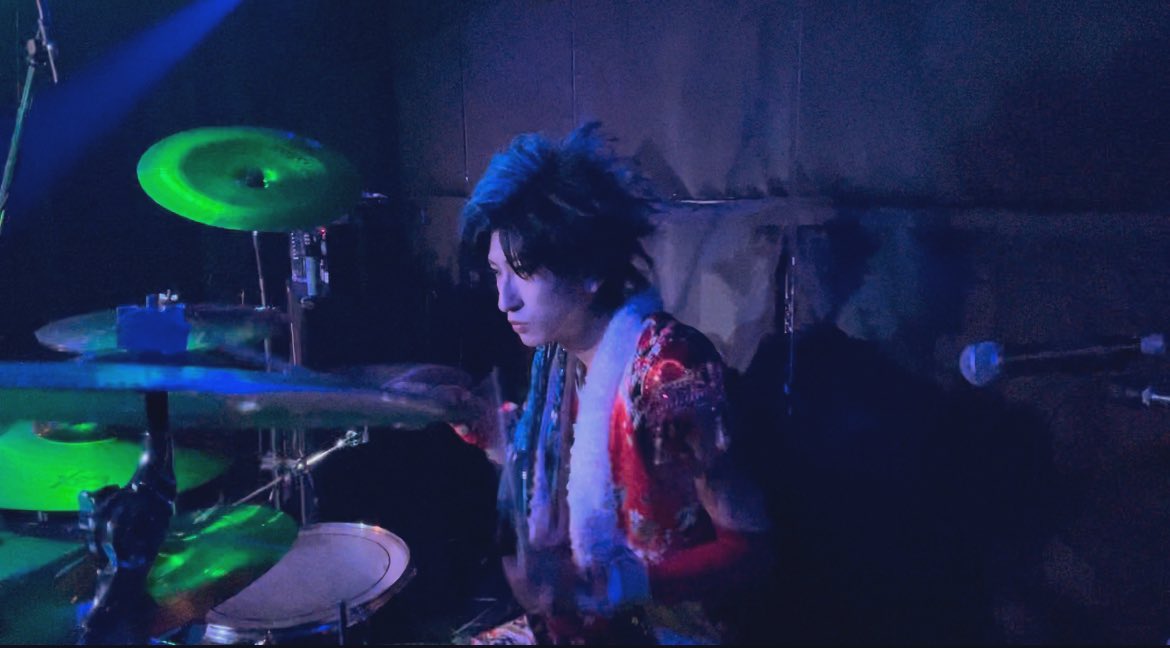 drsaku39's tweet photo. 今も変わらずにドラムを叩かせてもらえて本当に感謝です🥁
また沙久としてステージに立つときはよろしくお願いします\(・∀・)ノ
#ドラムの日
#ドラムの��いいね24 https://t.co/2zRyTNQvuB