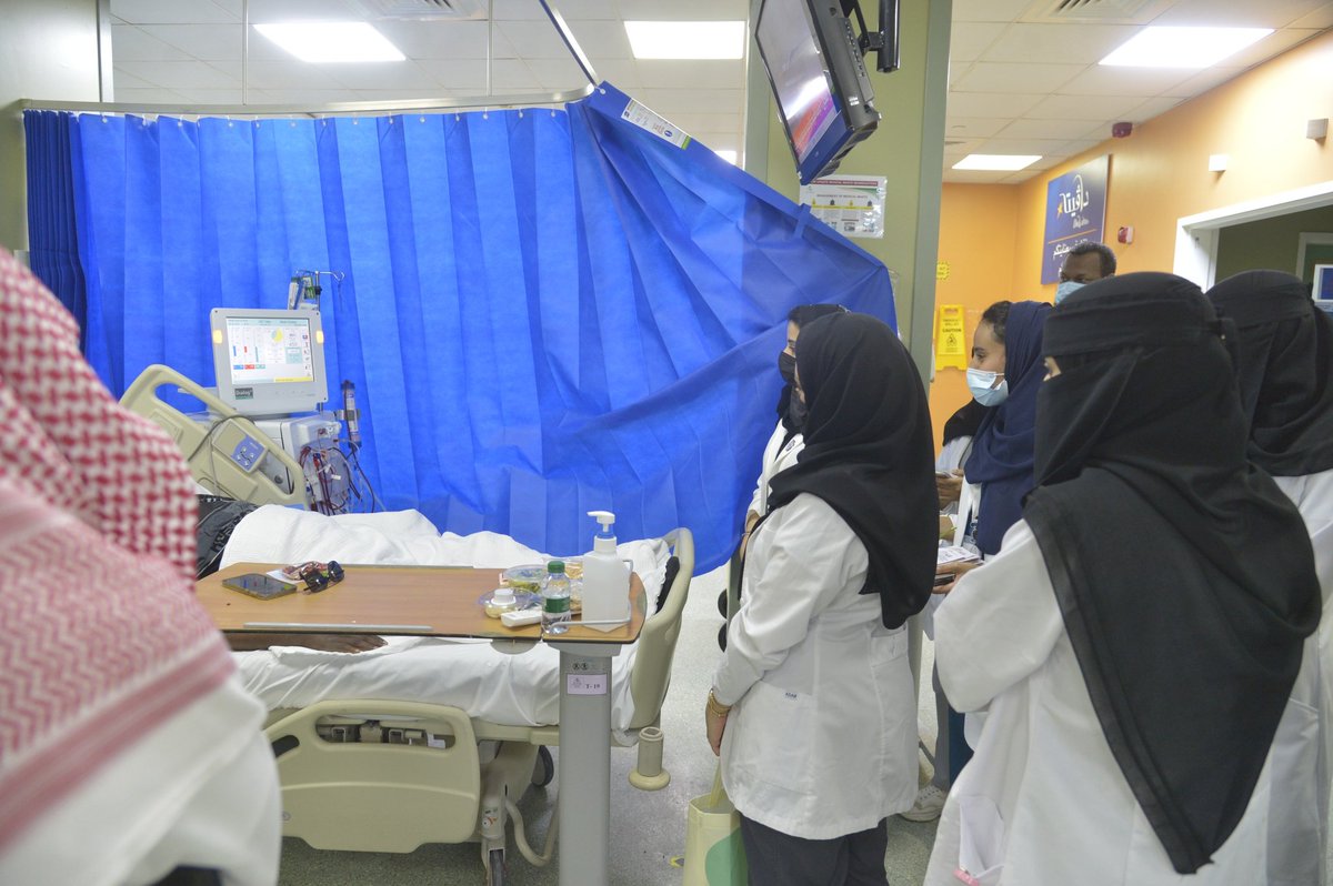 bpcsedusa's tweet photo. #فعاليات_مجتمعية |

بالتعاون مع #وحدة_الكلى_مستشفى_بريدة_المركزي فريق وحدة خدمة المجتمع في #برنامج_الصيدلة #كلية_طب_الأسنان_والصيدلة 
ينفذ برنامج توعوي عن مرضى #الفشل_الكلوي_والكبدي والوقاية منها ونصائح طبية لمرضى غسيل الكلى . 
 
#ملتزمون_بمسؤوليتنا_الاجتماعية 
#كليات_بريدة
#وحدة_الكلى_مستشفى_بريدة_المركزي