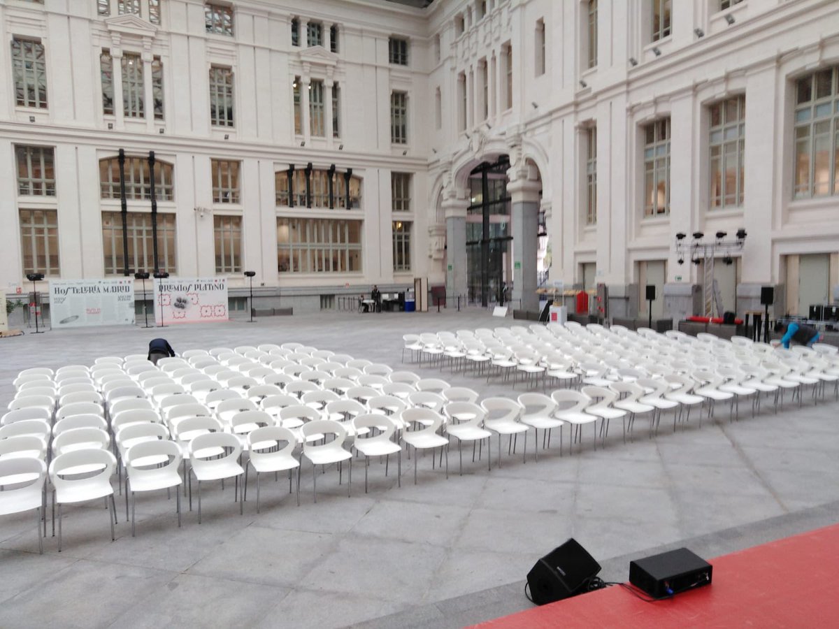 atrezza10's tweet photo. Alquiler de mobiliario para eventos https://t.co/PREwHc8ETs