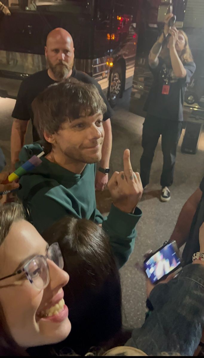 LOUISARCHlVE's tweet photo. https://t.co/Xf2StYJWdA