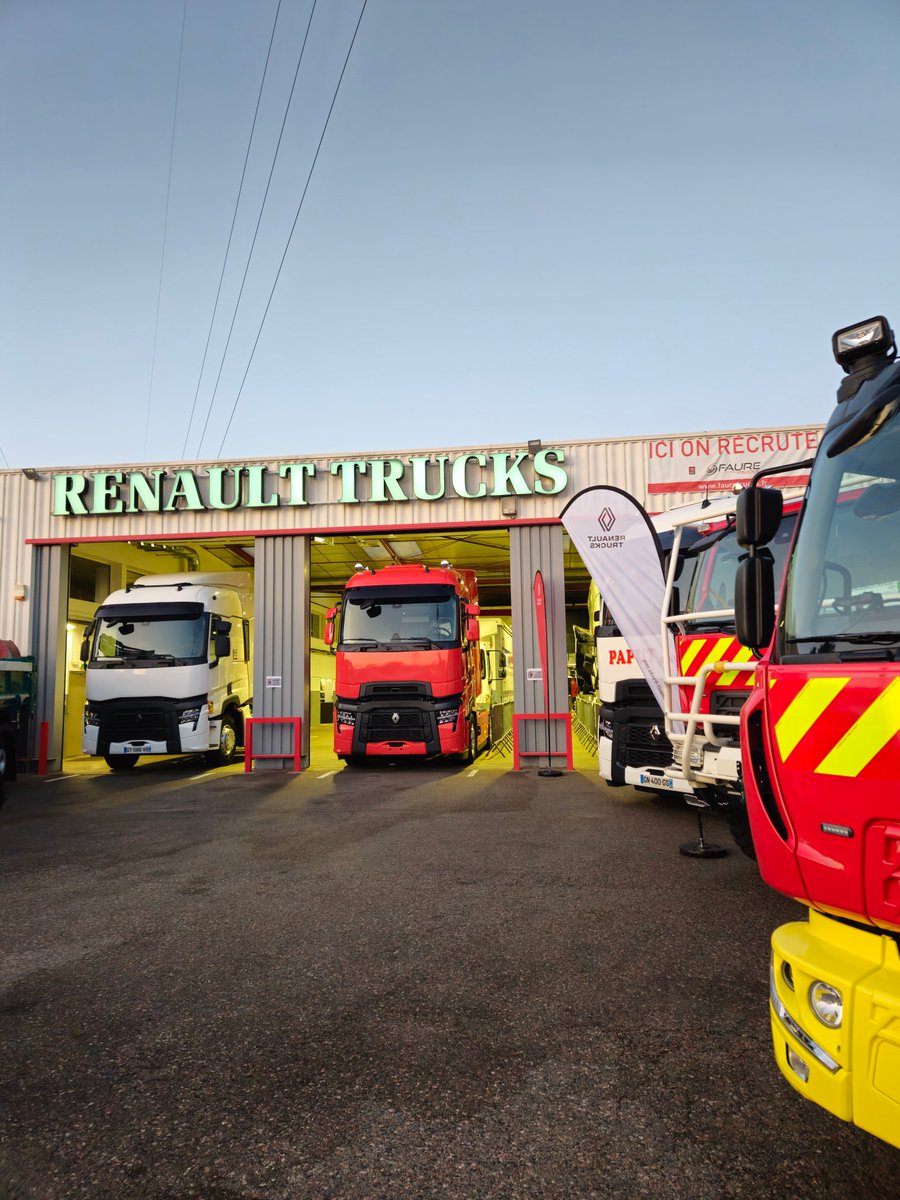 Fauretrucks's tweet photo. Nous avons eu l’honneur d’accueillir pas moins de 363 convives lors de l’#inauguration des locaux fraîchement rénovés du garage TIRARD !

Cet événement a été un moment fort, à la fois pour nos équipes, nos clients et nos partenaires.

#soirée #événement #fauretrucks #loire https://t.co/aUPbOT9tEd