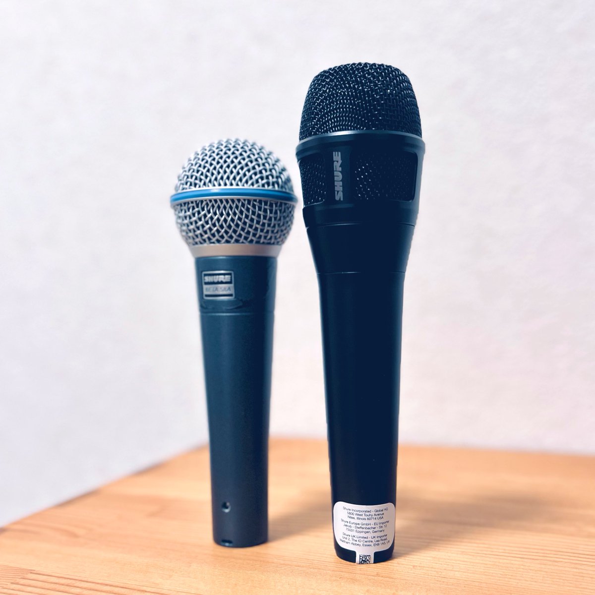 nnfnnfbrother's tweet photo. 自分をNext Stageに進めるために、SHUREが今年リリースした新しいダイナミックマイク、【Nexadyne 8/S】を購入しました(右)。
左はずっと使用しているBETA58A。
8/Sと8/Cとでだいぶ迷ったのですが、今回は8/Sをチョイスしました。
次のスタジオが楽しみです。
#Nexadyne #SHURE #BETA58A https://t.co/LdT9mOadf7
