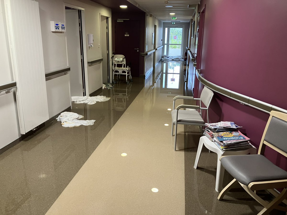 Merci à tous les acteurs de la maison de retraite (soignants, services techniques, services administratifs…) et aux sapeurs-pompiers pour tout le travail accompli pendant ces dernières 24heures qui a permis de protéger les patients et les résidents de l’hôpital de NOIRMOUTIER.