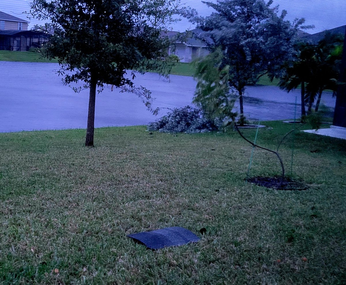 ushapriya206's tweet photo. #HurricanMilton #MiltonFlorida #HurricaneMilton2024 #FloridaStorm #Florida #Melbourne #Florida Eastcoast #Hurricane
@NHC_Atlantic @NWSMelbourne https://t.co/bHBwKqpxG5