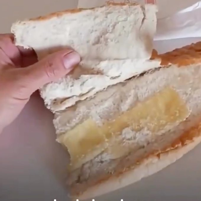 Borsa üstadlarının kasası döviz dolu,onlarca iş kolu var,ürün yelpazesi geniş,patron dürüst diye övdükleri şirketlerin içi ile ilkokul kantininde satılan tostun içi birbirine bu kadarmı benzer..😁